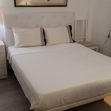 Little Peaceful Retreat Room With Bath, Heating, Terrace, Free Wifi Fridge Easy Parking Marbella Exteriér fotografie