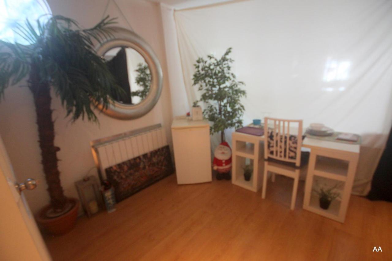 Little Peaceful Retreat Room With Bath, Heating, Terrace, Free Wifi Fridge Easy Parking Marbella Exteriér fotografie