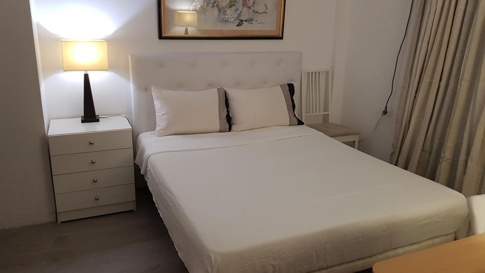 Little Peaceful Retreat Room With Bath, Heating, Terrace, Free Wifi Fridge Easy Parking Marbella Exteriér fotografie
