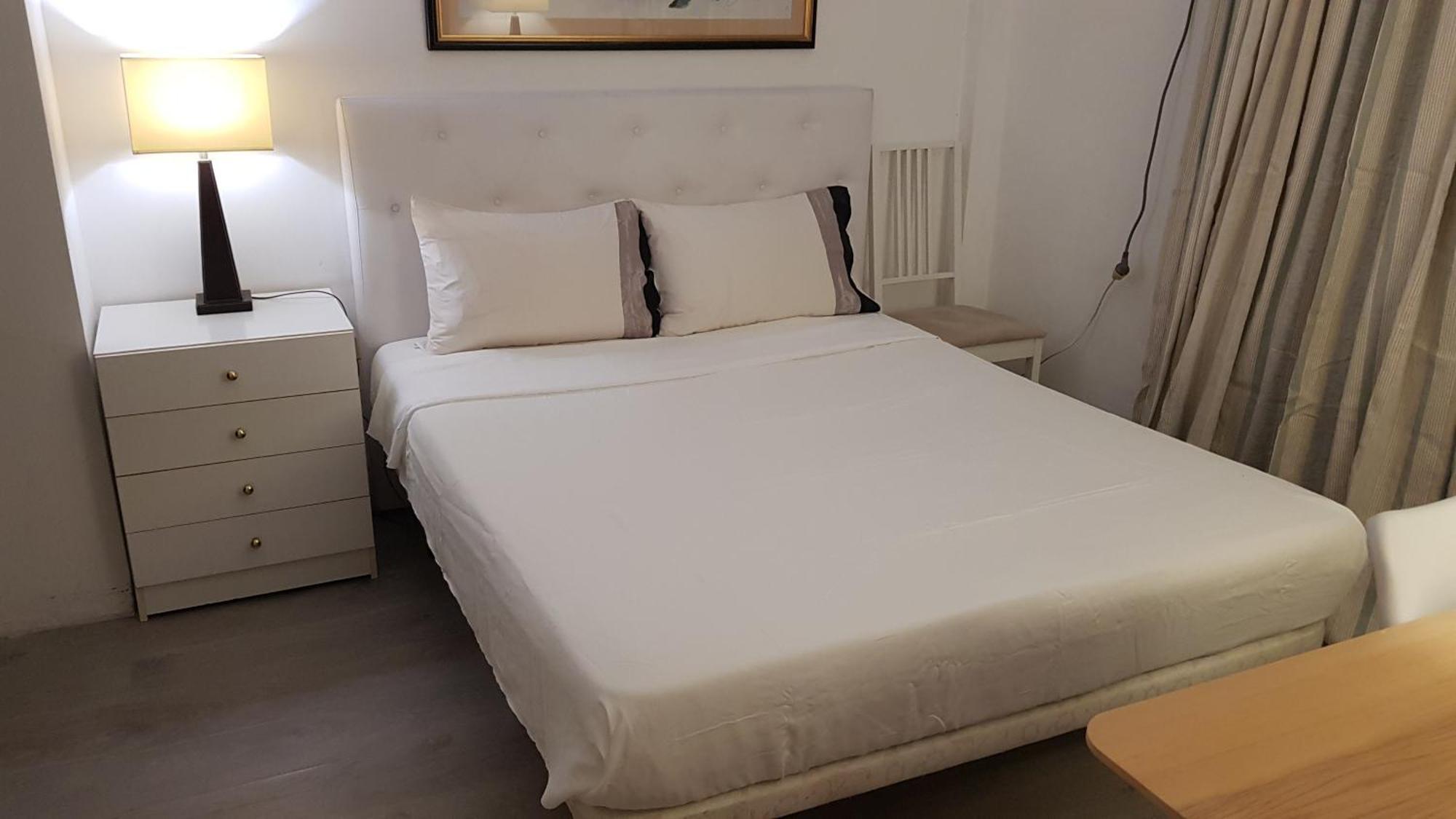 Little Peaceful Retreat Room With Bath, Heating, Terrace, Free Wifi Fridge Easy Parking Marbella Exteriér fotografie