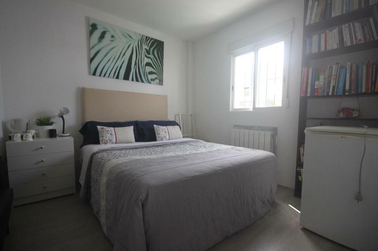 Little Peaceful Retreat Room With Bath, Heating, Terrace, Free Wifi Fridge Easy Parking Marbella Exteriér fotografie